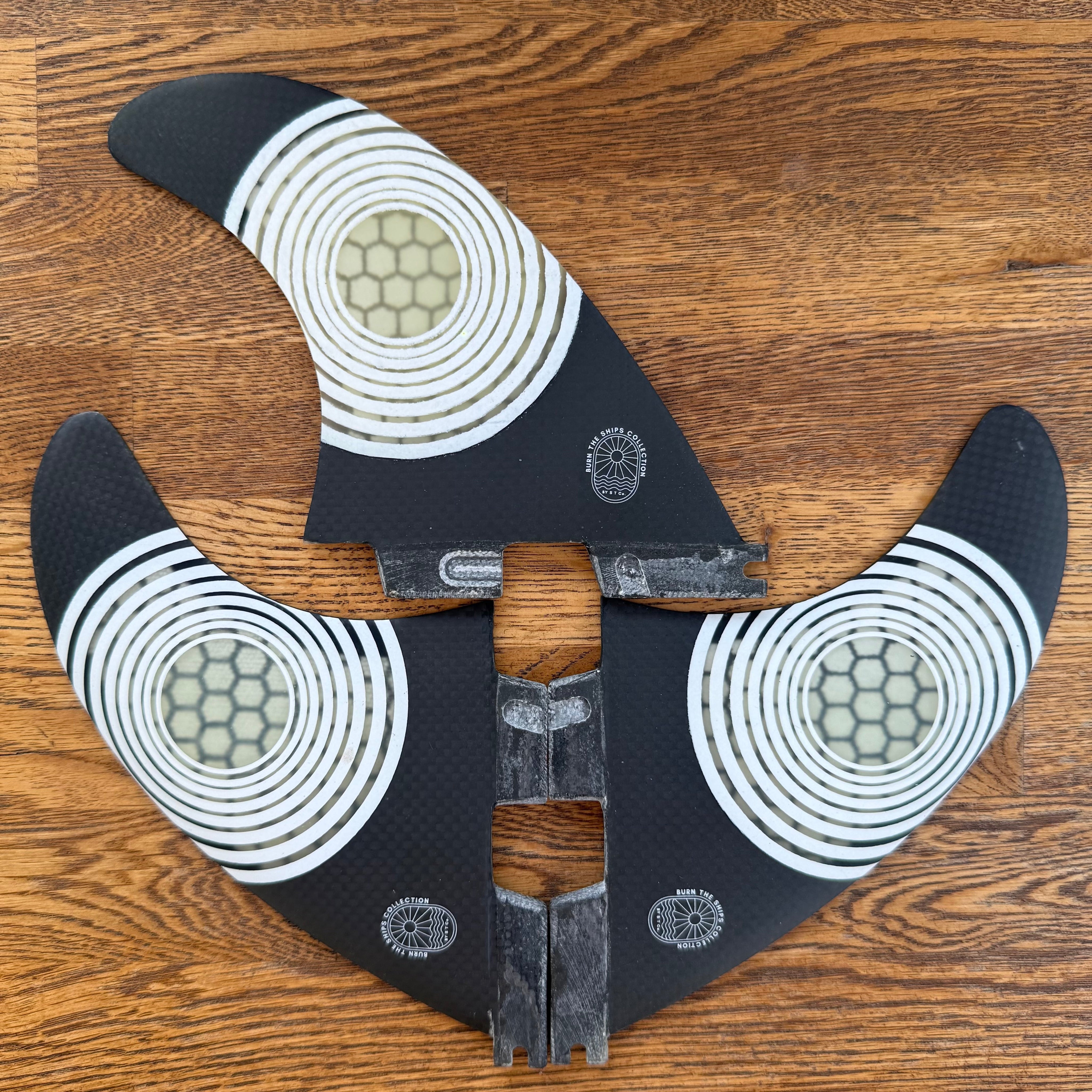 BTS Collection FCS2 Carbon Dot Thruster Fin – Med OR Large