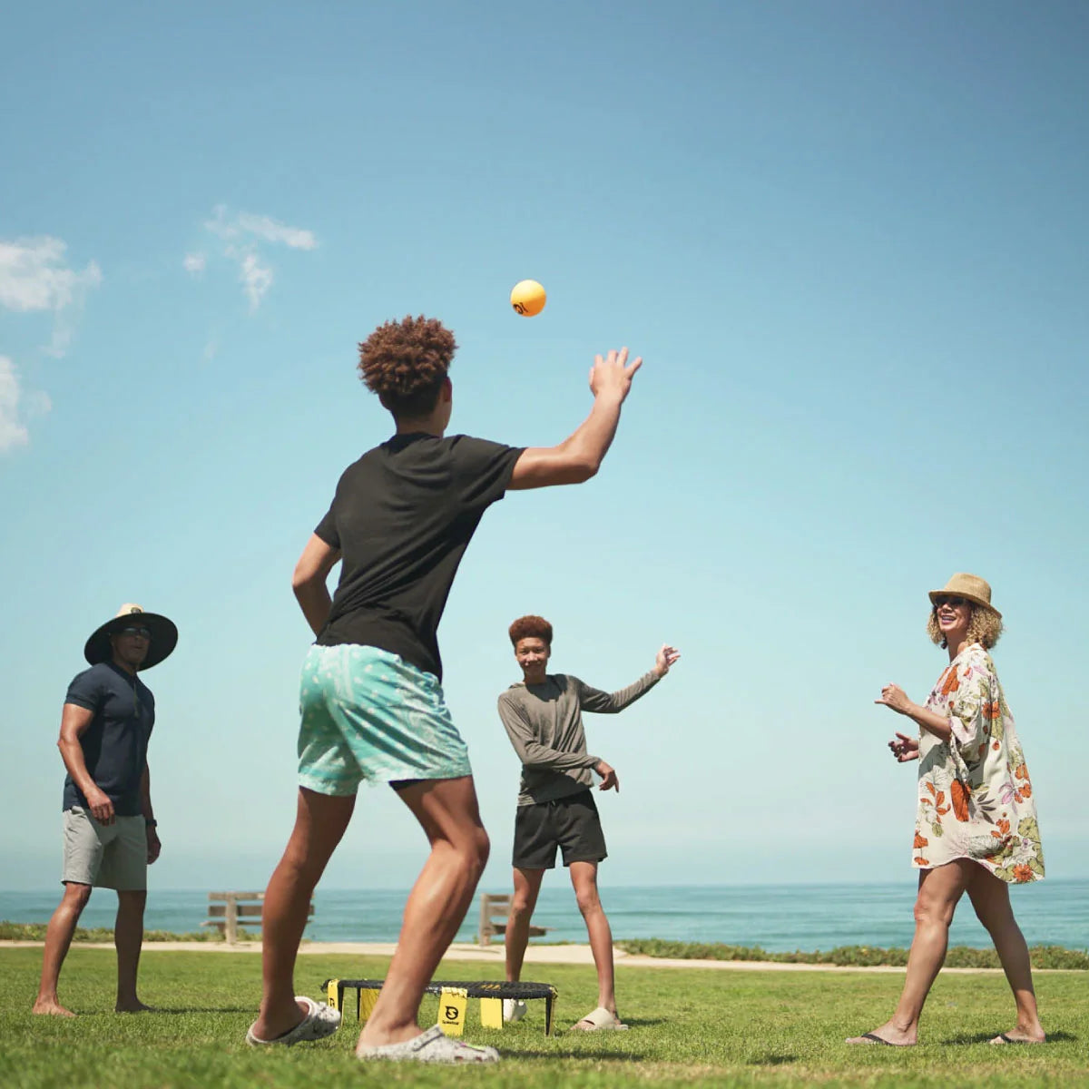 spikeball-weekender-play.webp